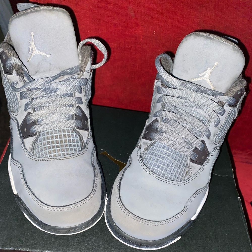 Little boys Jordan shoes no shoe box